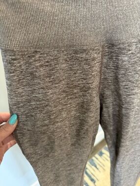 ALO Yoga Heathered Taupe Leggings